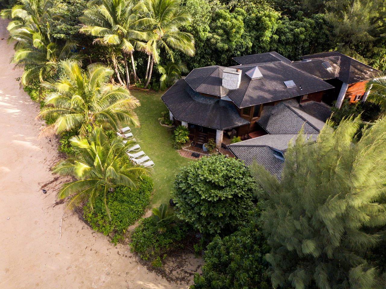 Exclusive Vacation Rental for Large Groups on the Shores of Anini Beach on the Island of Kauai in Hawaii