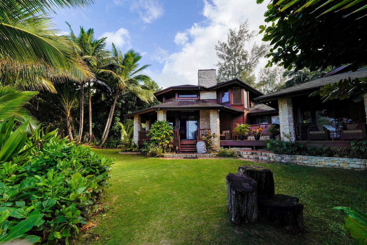 Exclusive Vacation Rental for Large Groups on the Shores of Anini Beach on the Island of Kauai in Hawaii
