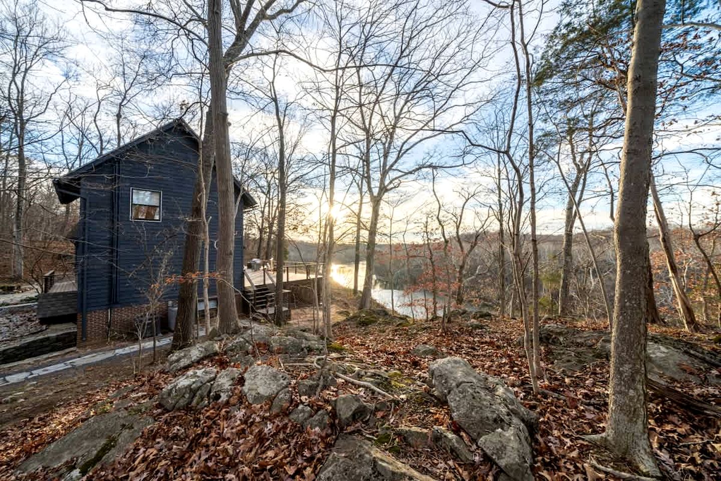 Gorgeous Cabin with Magnificent Views of the Potomac River in Shepherdstown, West Virginia