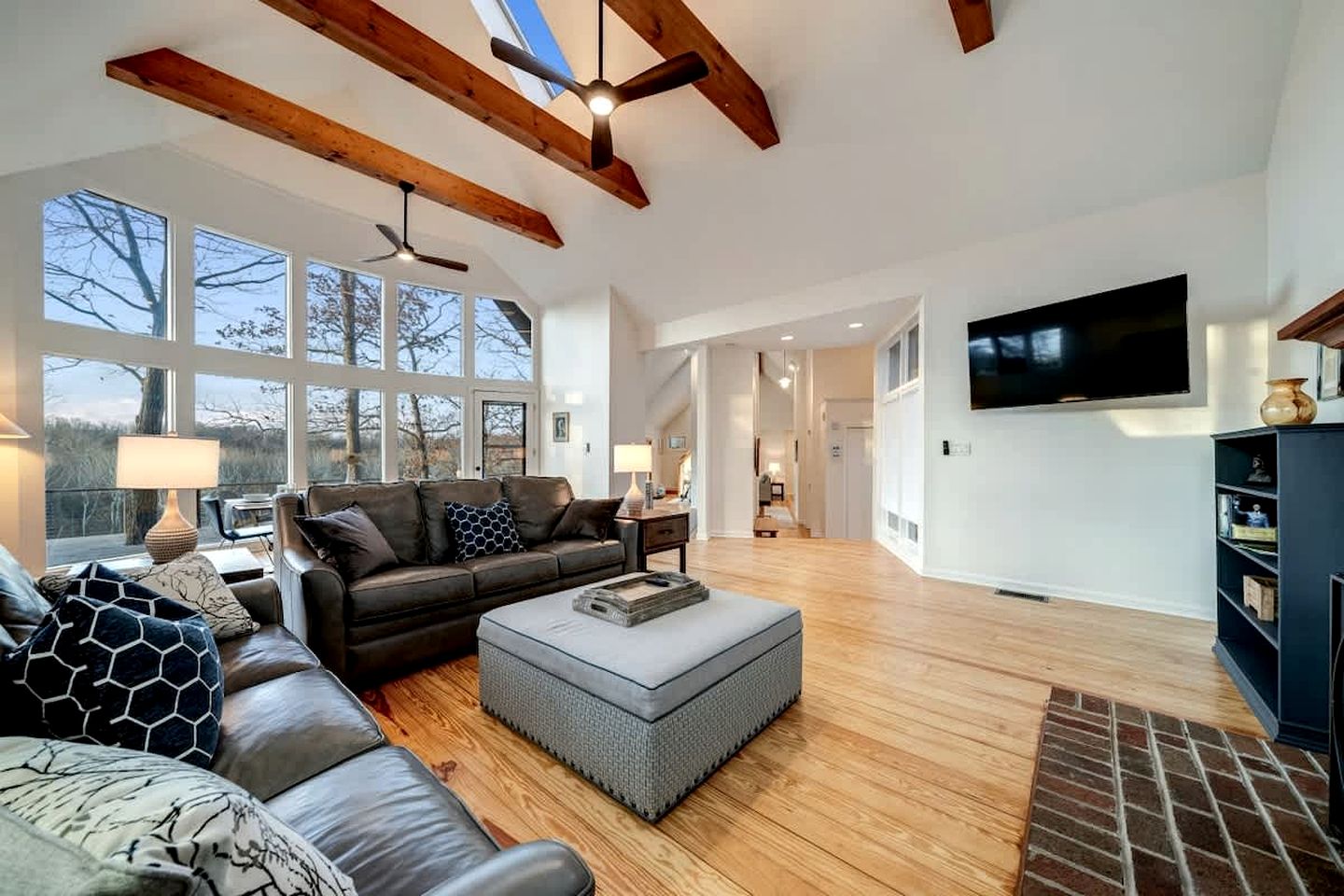 Gorgeous Cabin with Magnificent Views of the Potomac River in Shepherdstown, West Virginia