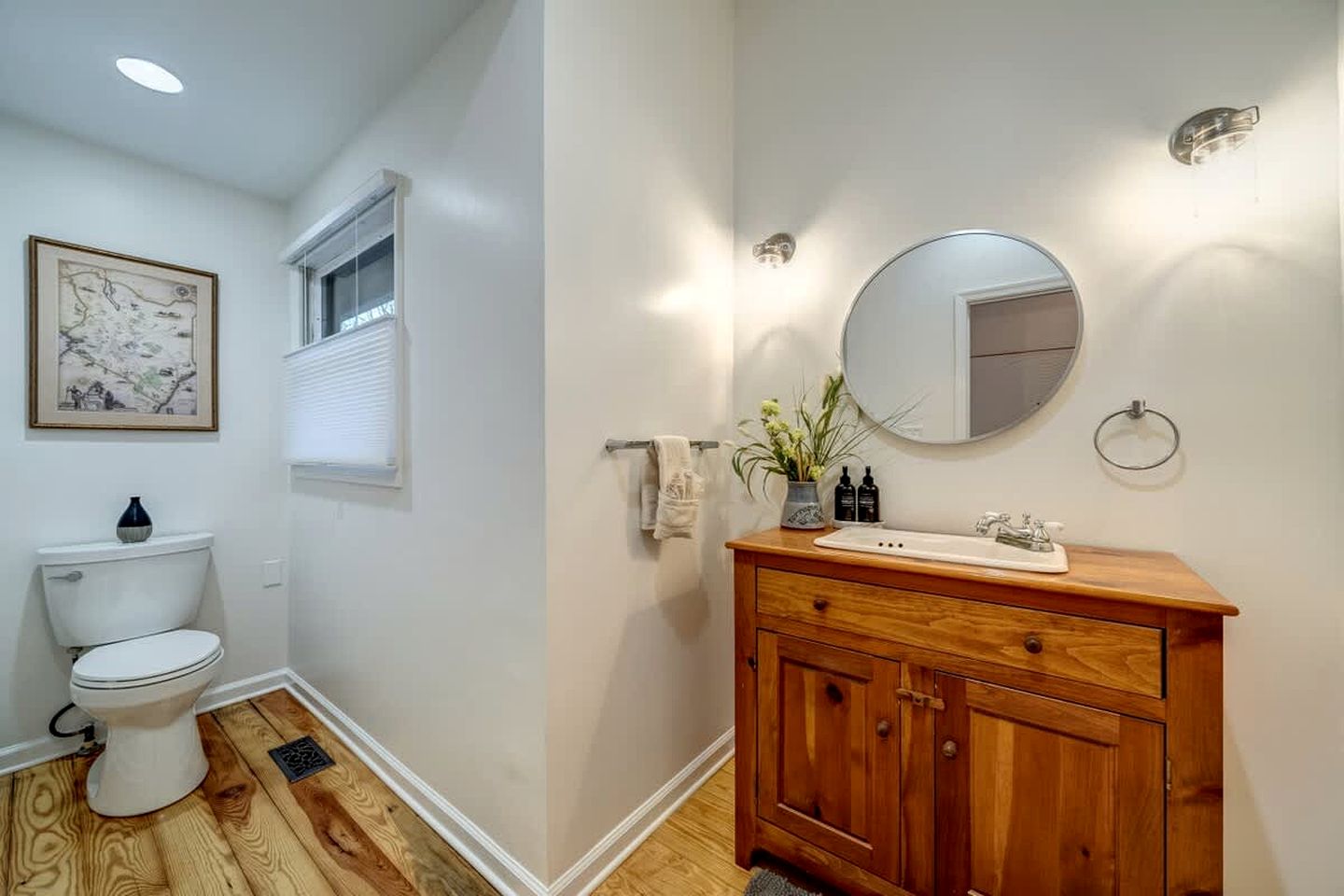 Gorgeous Cabin with Magnificent Views of the Potomac River in Shepherdstown, West Virginia