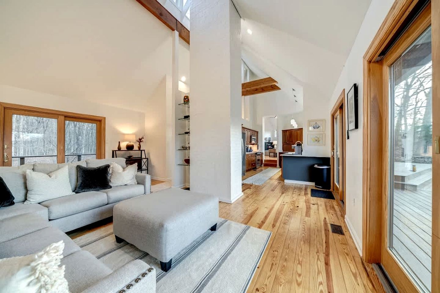 Gorgeous Cabin with Magnificent Views of the Potomac River in Shepherdstown, West Virginia