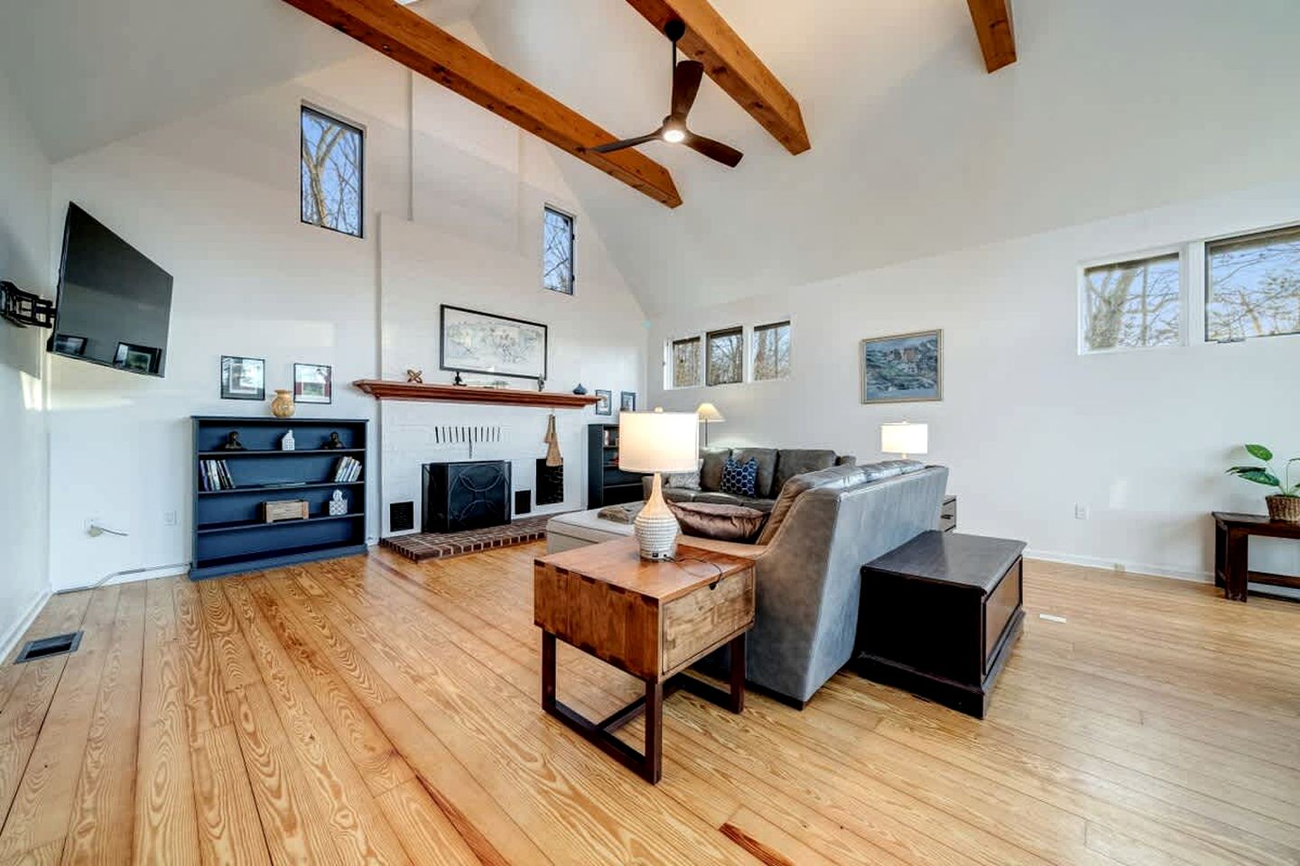 Gorgeous Cabin with Magnificent Views of the Potomac River in Shepherdstown, West Virginia