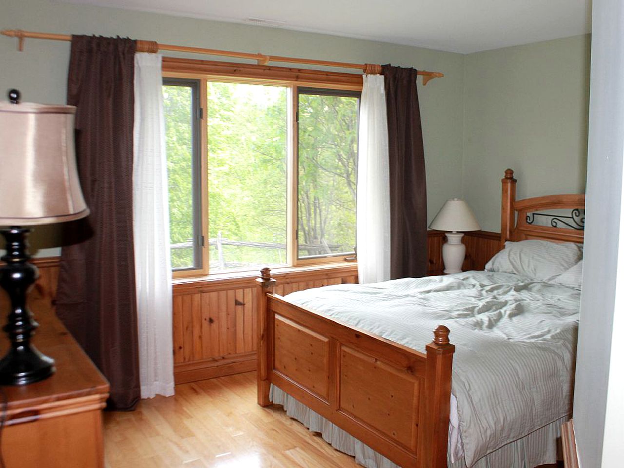 Luxurious 15-Person Chalet Rental near Mont-Tremblant Ski Resort, Quebec