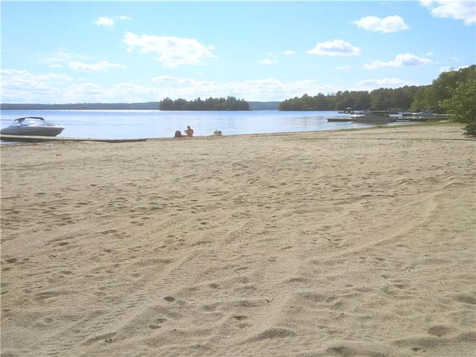 Executive Cottage Rental Waterfront Oasis, Cabins, Kipawa, Canada