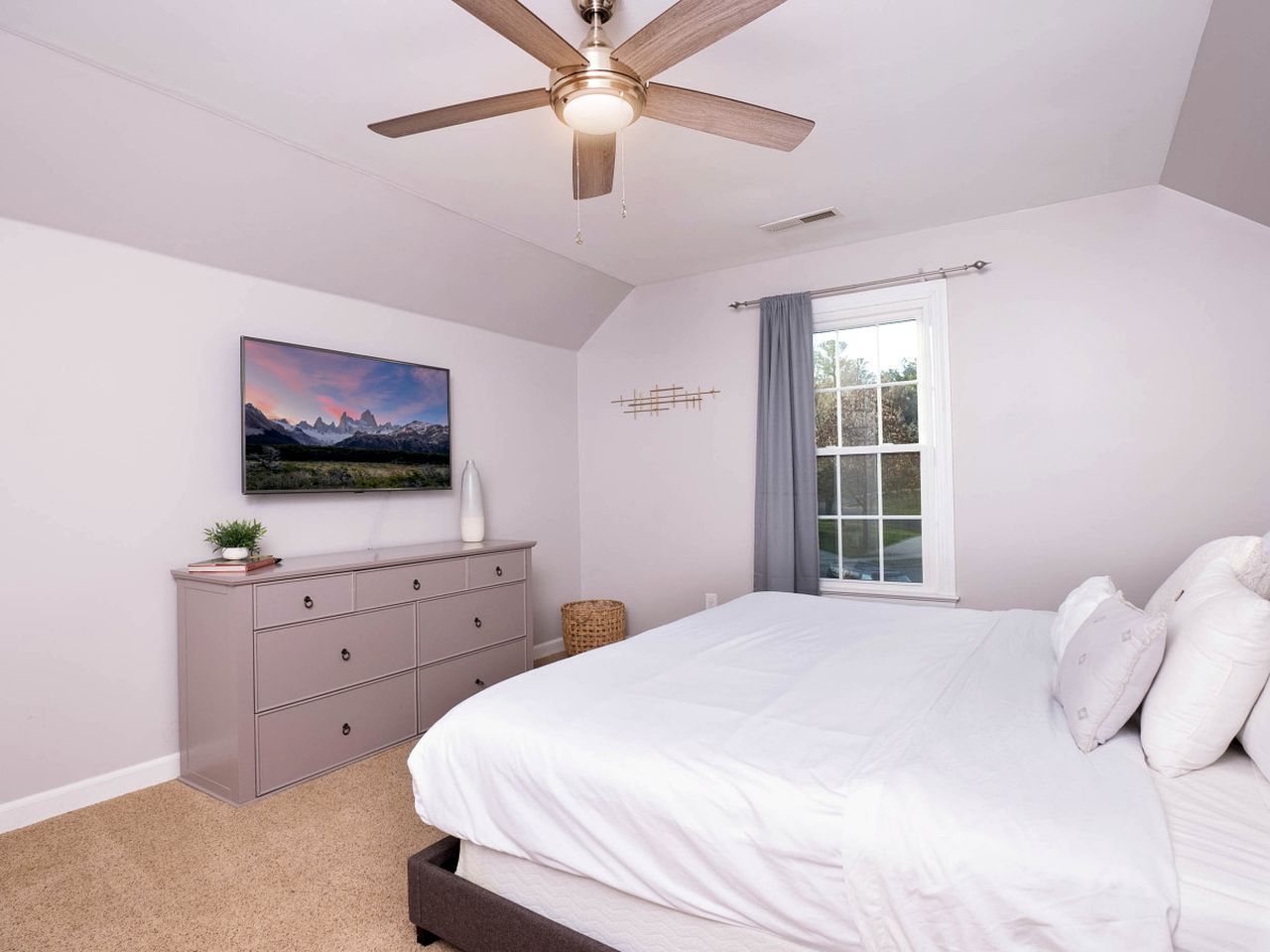 Disconnect at this Cottage with Great Surroundings in Charlotte, North Carolina
