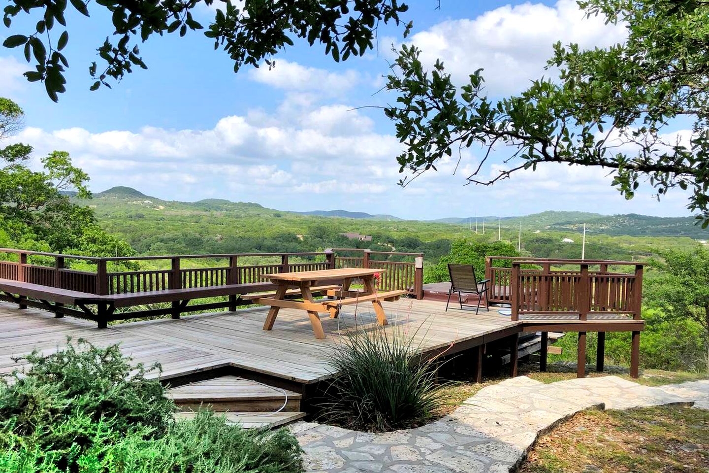 Expansive Ranch near San Antonio Ideal for Texas Hill Country Getaways