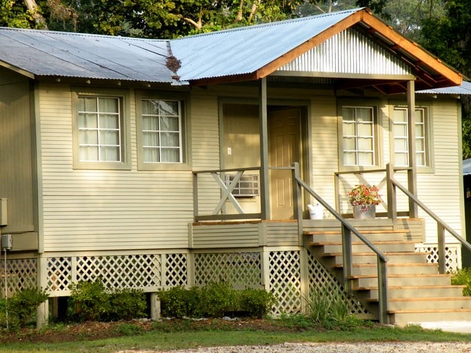 Cabins (Covington, Louisiana, United States)