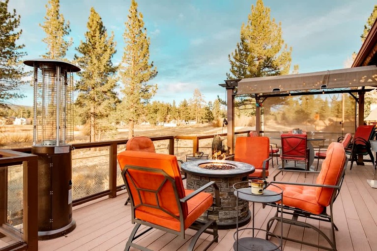 Cabins (United States of America, Big Bear Lake, California)