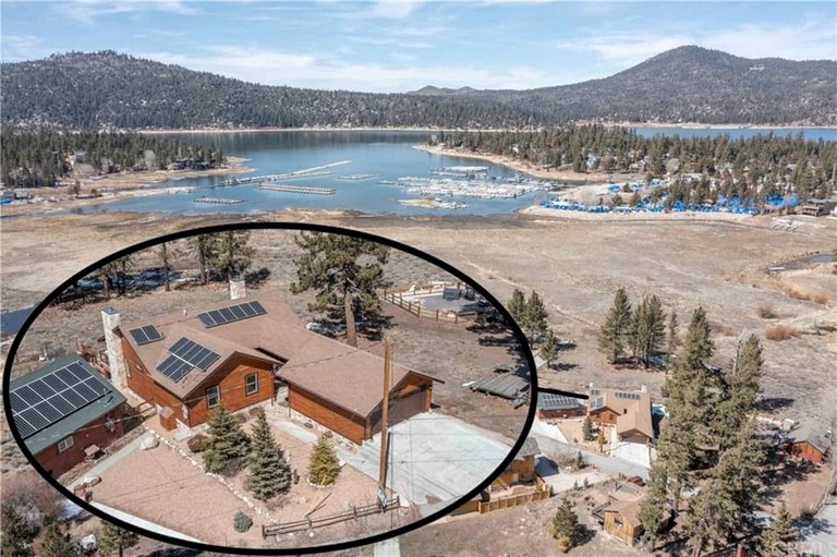 Cabins (United States of America, Big Bear Lake, California)