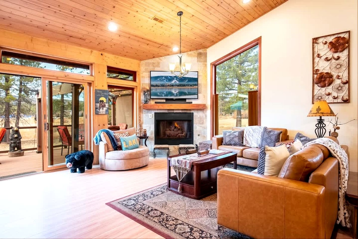 Experience Bliss: Big Bear Lake Rental with Exclusive Hot Tub