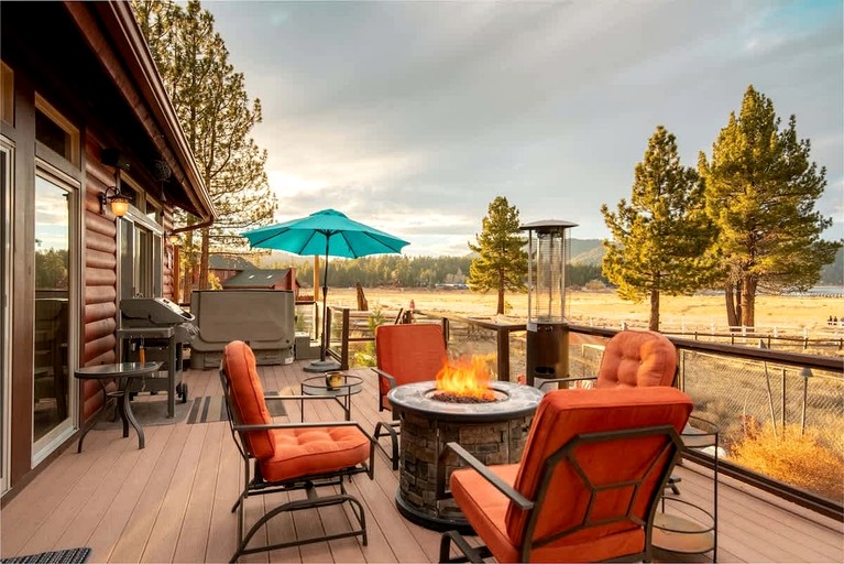 Cabins (United States of America, Big Bear Lake, California)