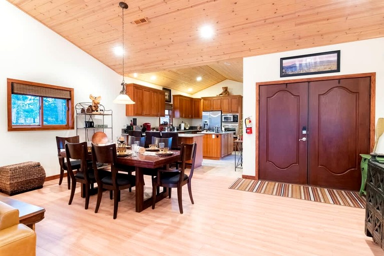 Cabins (United States of America, Big Bear Lake, California)