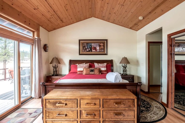 Cabins (United States of America, Big Bear Lake, California)