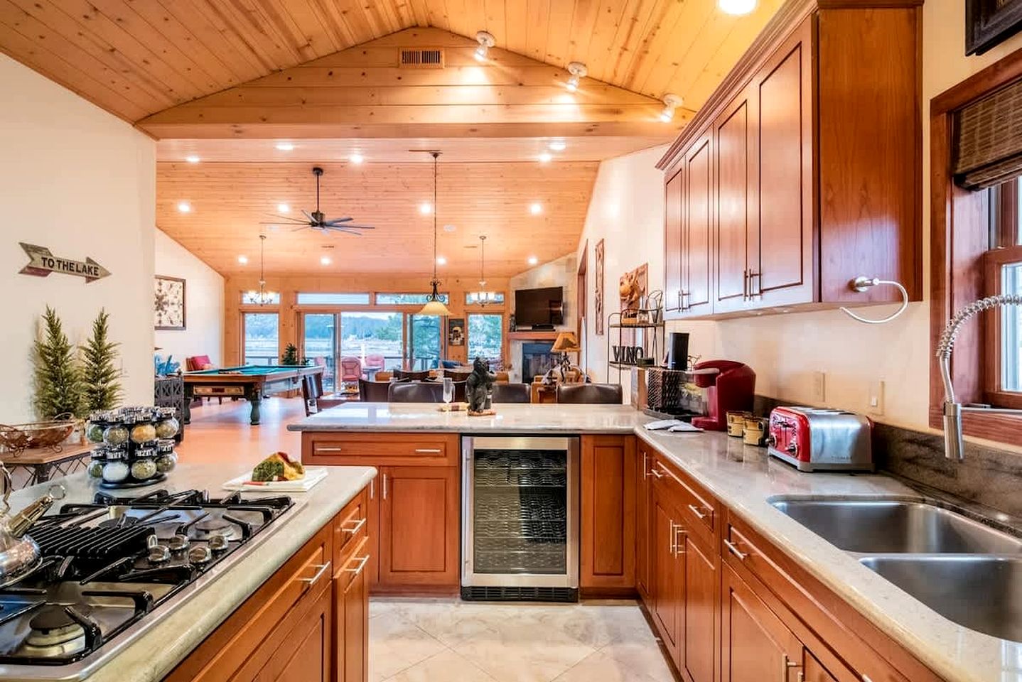 Experience Bliss: Big Bear Lake Rental with Exclusive Hot Tub