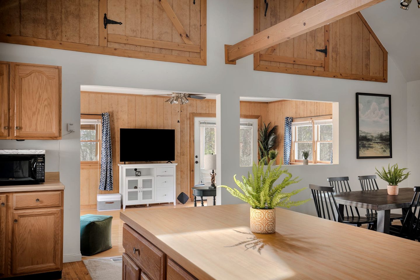 Extraordinary Group Retreat with Hot Tub, Fire Pit, Wraparound Deck in Great Cacapon, WV