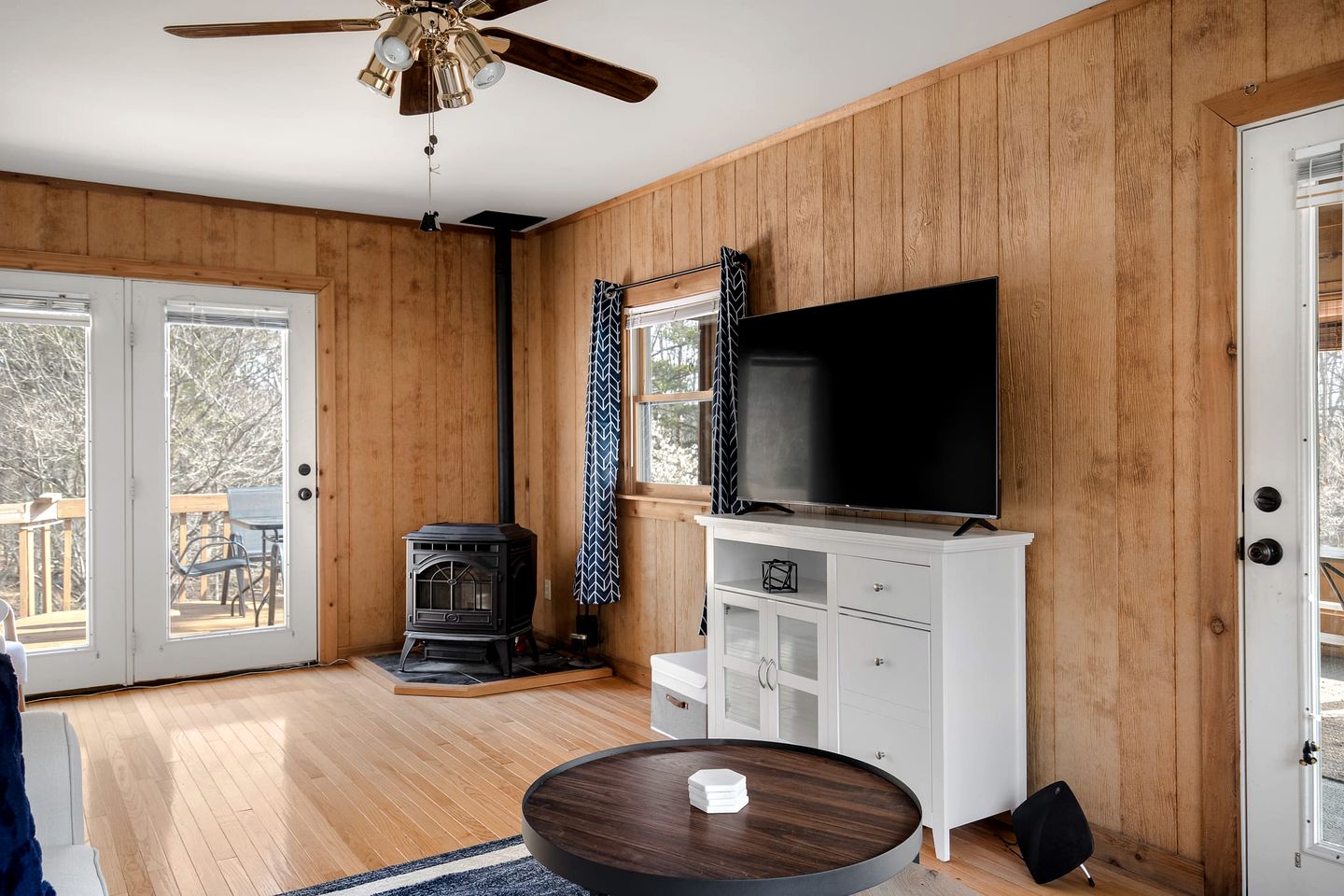 Extraordinary Group Retreat with Hot Tub, Fire Pit, Wraparound Deck in Great Cacapon, WV