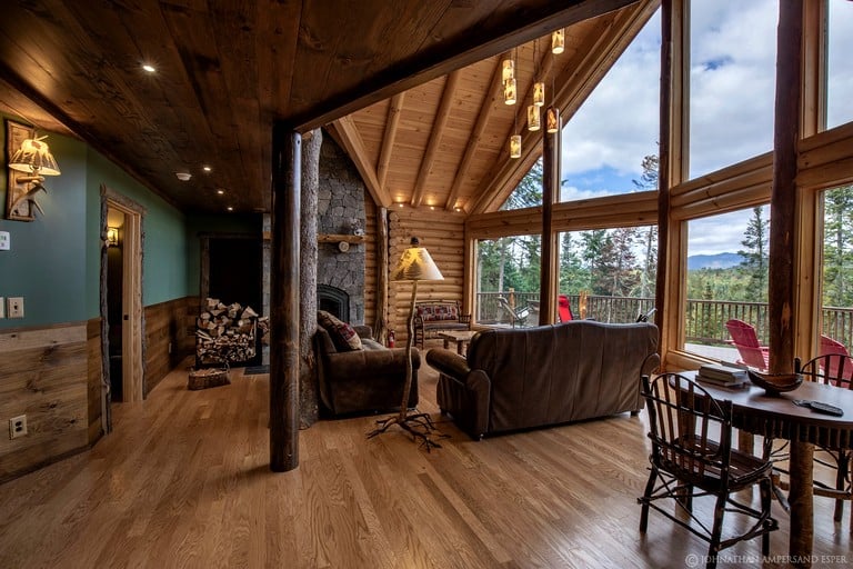 Log Cabins (United States of America, Lake Placid, New York)