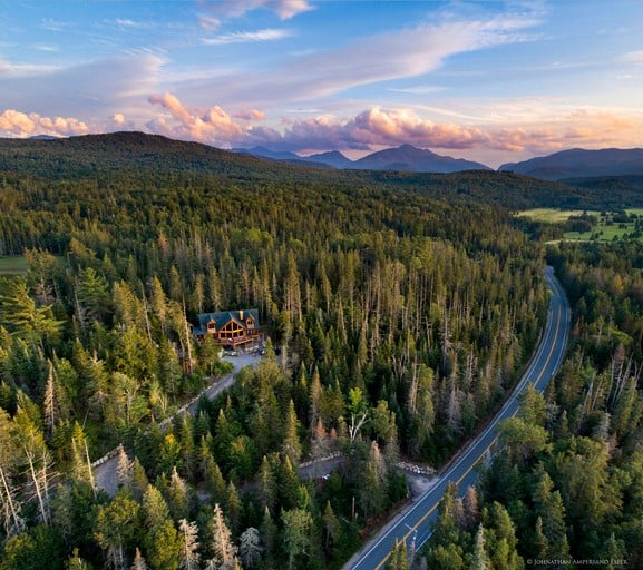 Log Cabins (United States of America, Lake Placid, New York)