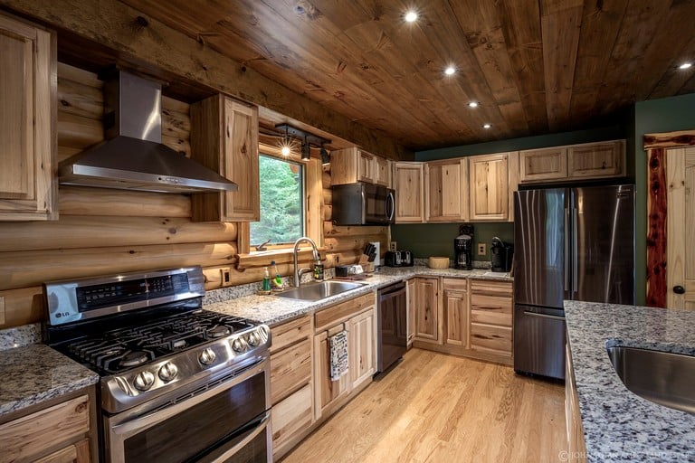 Log Cabins (United States of America, Lake Placid, New York)