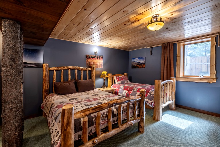 Log Cabins (United States of America, Lake Placid, New York)