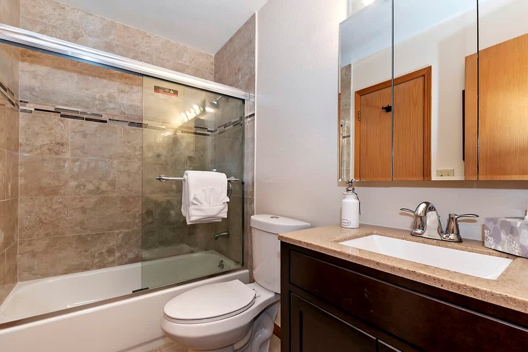 Cabins (United States of America, Big Bear Lake, California)