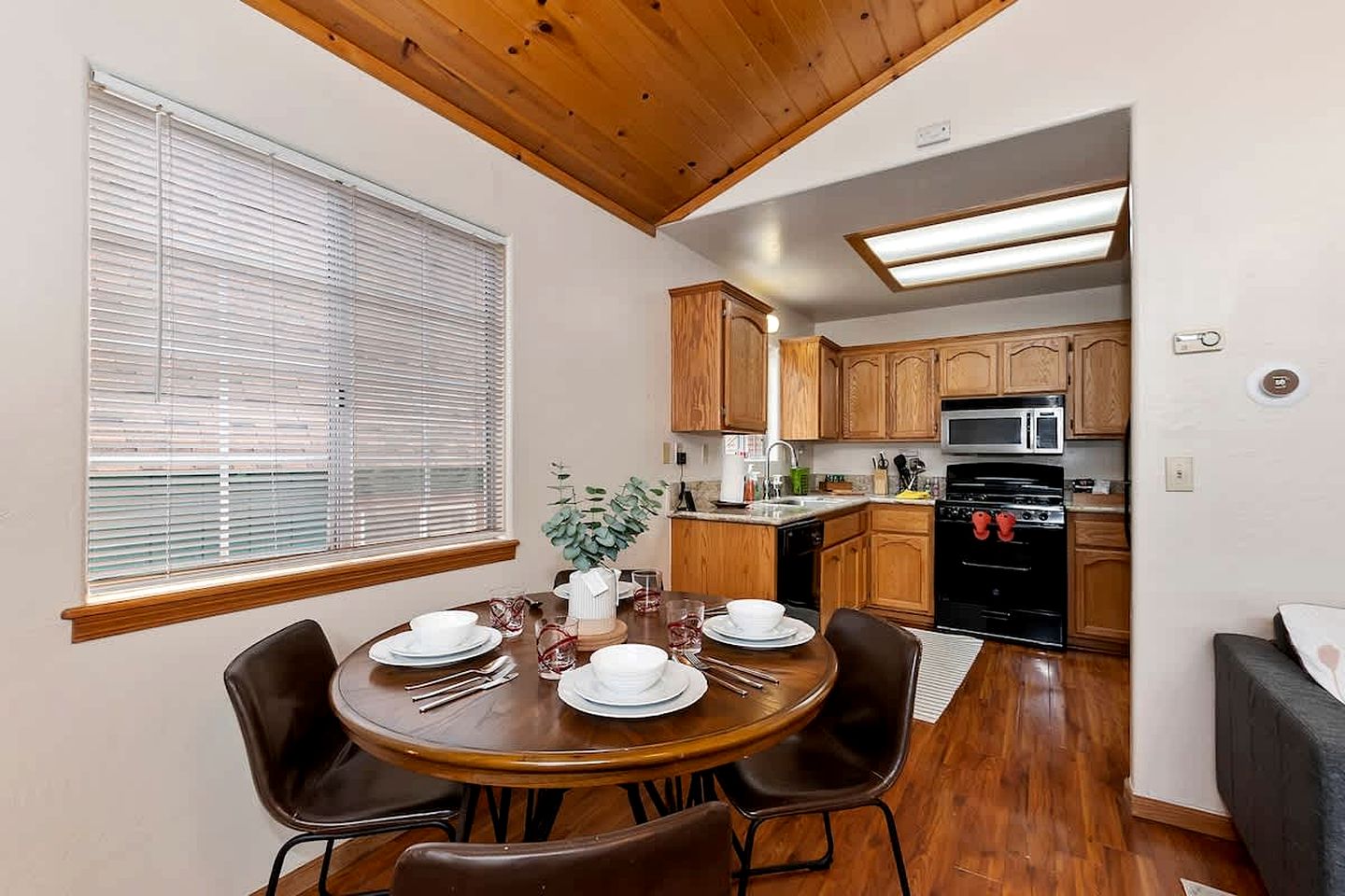 Experience Luxury: Beautiful Modern Cabin in Big Bear Lake