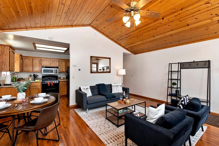 Cabins (United States of America, Big Bear Lake, California)