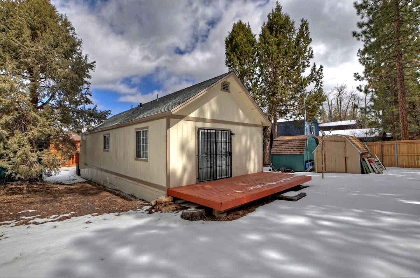 Experience Luxury: Beautiful Modern Cabin in Big Bear Lake