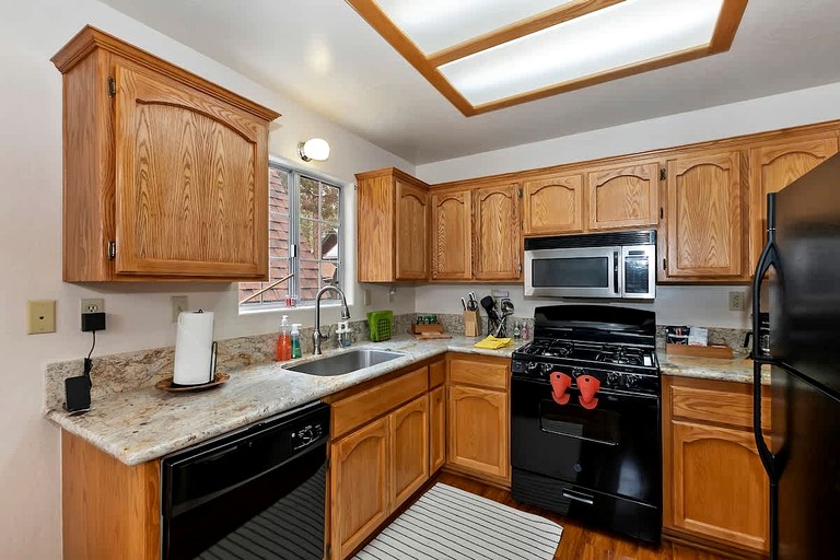 Cabins (United States of America, Big Bear Lake, California)