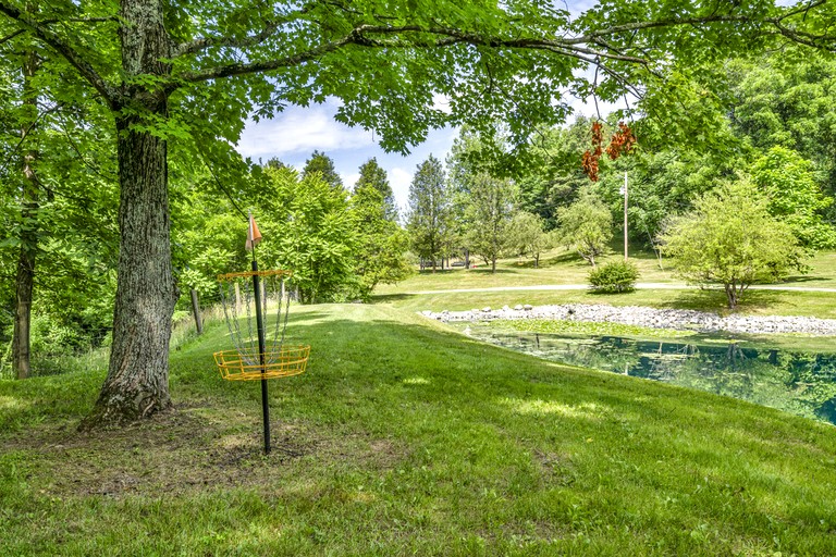 Cabins (United States of America, Sarahsville, Ohio)