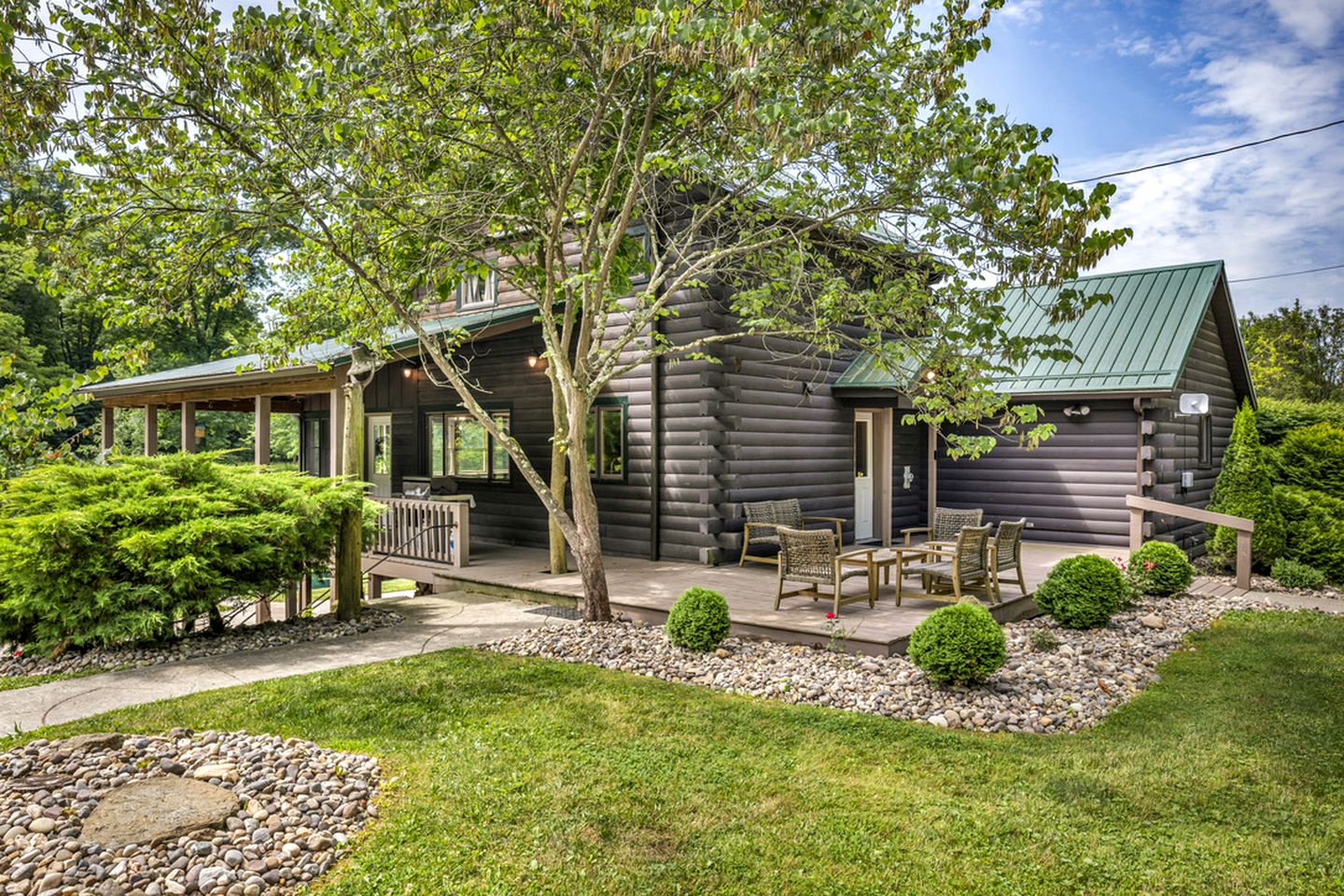 Cabins (United States of America, Sarahsville, Ohio)