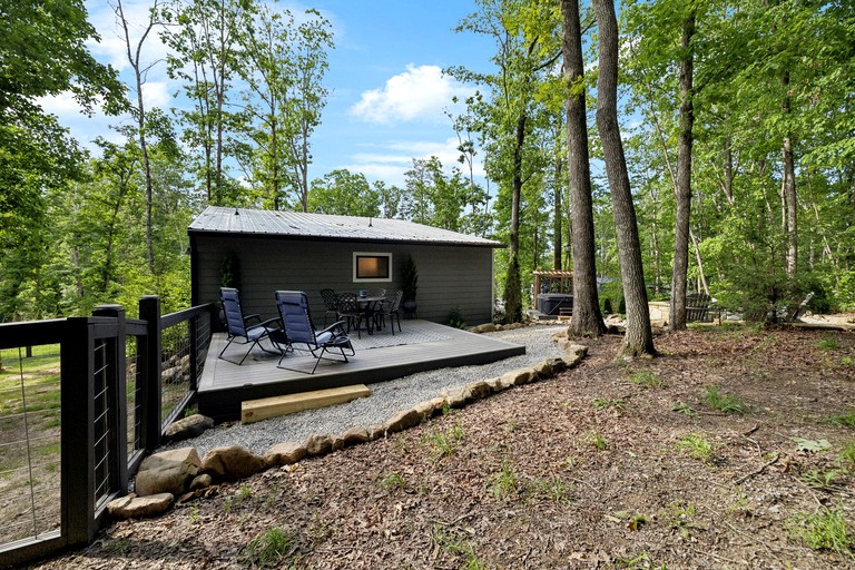 Cabins (United States of America, Tracy City, Tennessee)