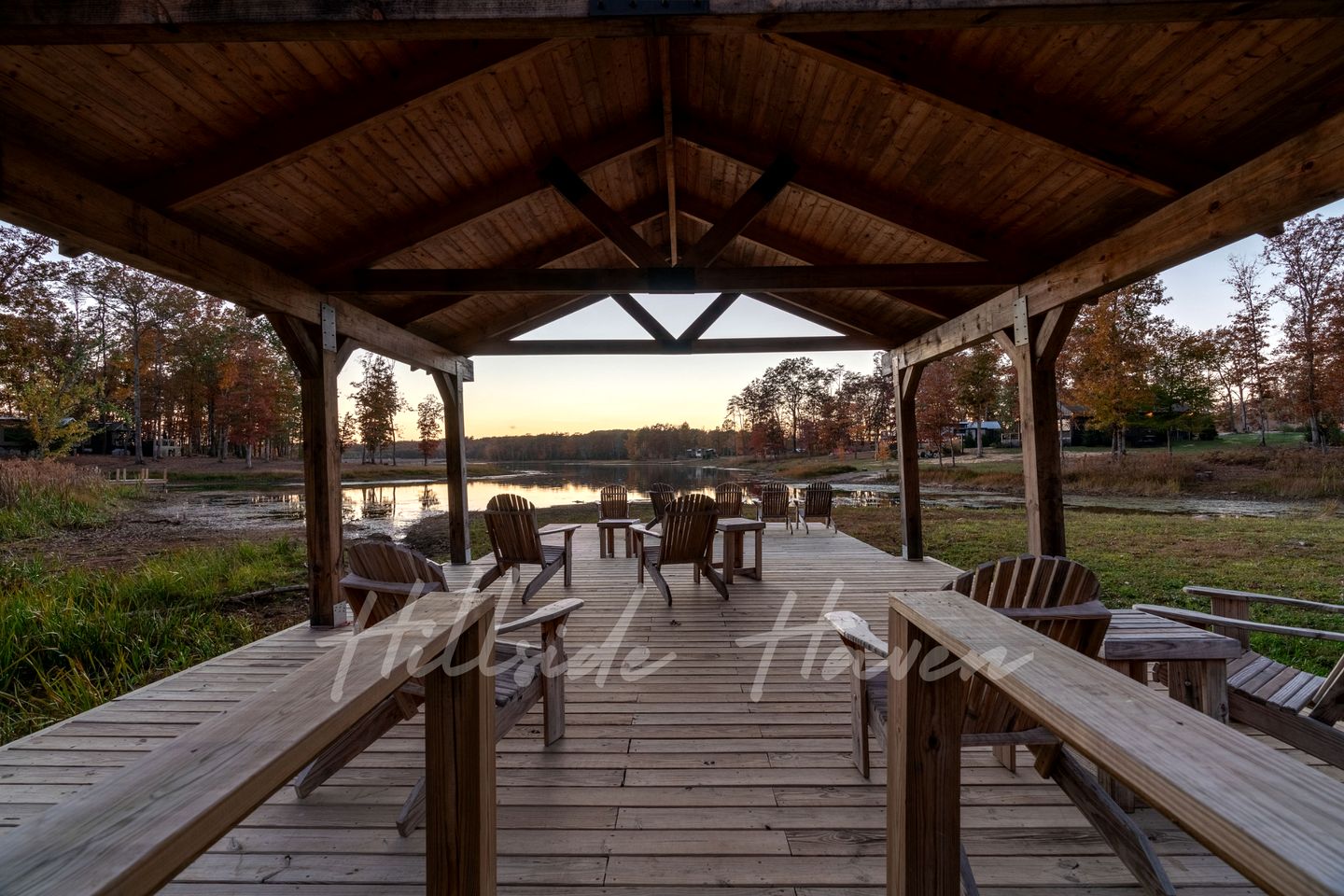 Exquisite Cabin with Stunning Interior, Outdoor Deck and Hot-Tub in Tennessee