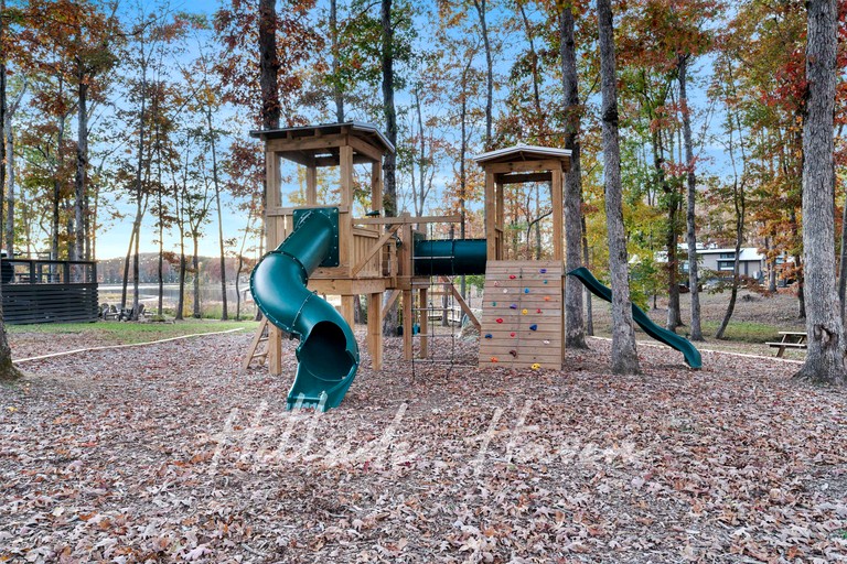 Cabins (United States of America, Tracy City, Tennessee)