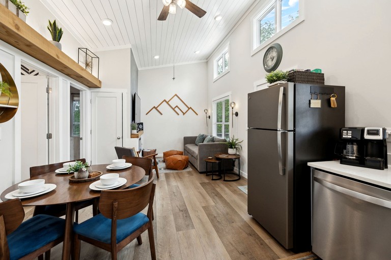 Cabins (United States of America, Tracy City, Tennessee)