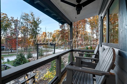 Exquisite Cabin with Stunning Interior, Outdoor Deck and Hot-Tub in Tennessee photo 5