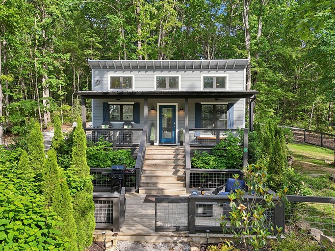 Cabins (United States of America, Tracy City, Tennessee)