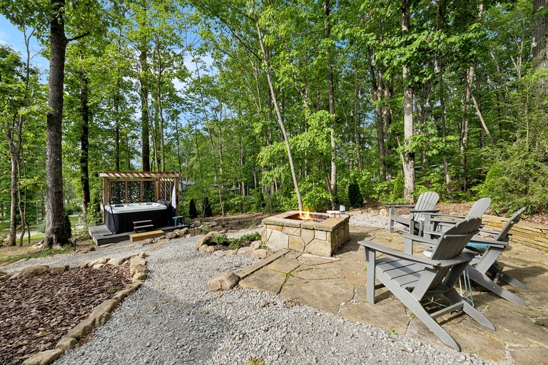 Cabins (United States of America, Tracy City, Tennessee)