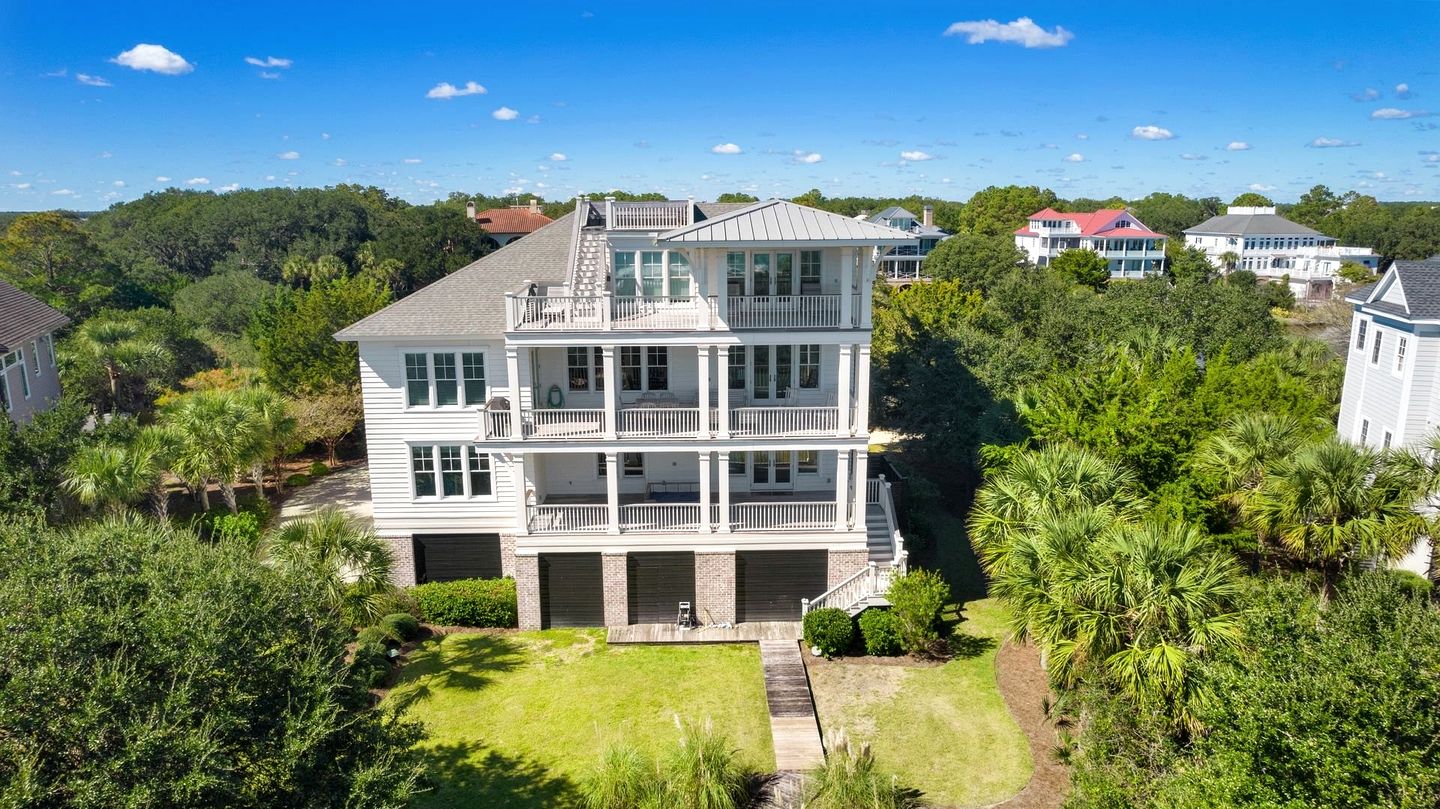 Exquisite Beach House for Family Getaway in Gated Community near Pawleys Island, South Carolina