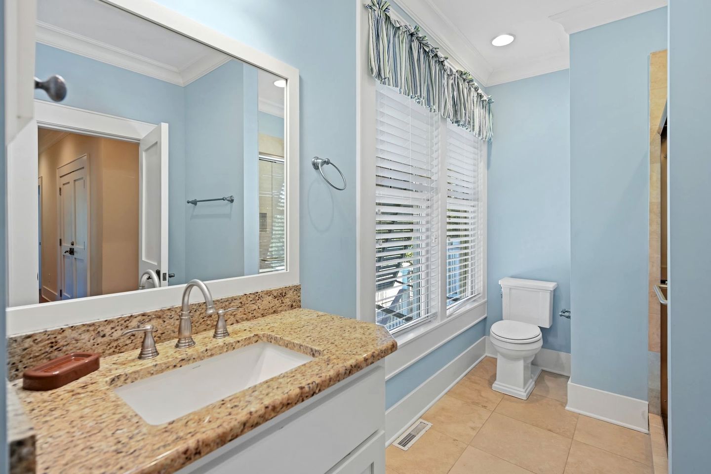 Exquisite Beach House for Family Getaway in Gated Community near Pawleys Island, South Carolina