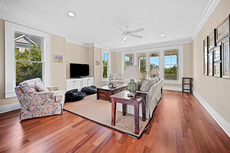 Exquisite Beach House for Family Getaway in Gated Community near Pawleys Island, South Carolina