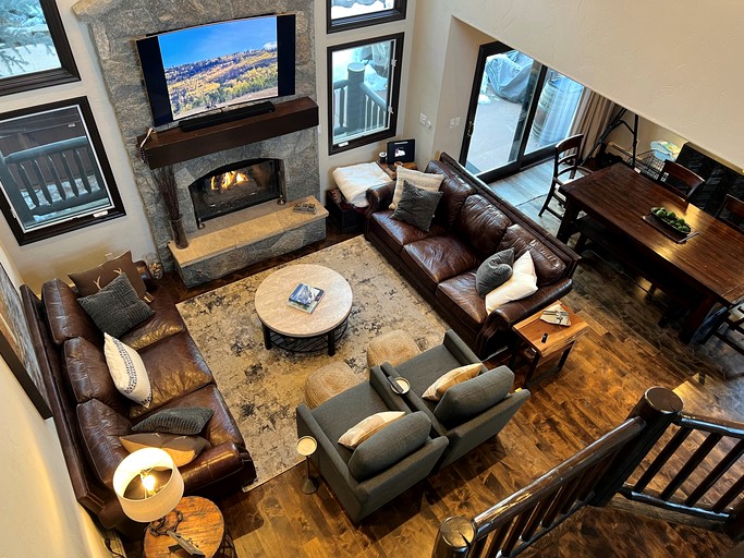 Serene Mountain Retreat with Hot Tub and Pool Table near Arrowhead Lift in Edwards, Colorado