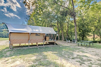 Exquisite Safari Tent Haven near Smoky Mountains in Tennessee photo 2