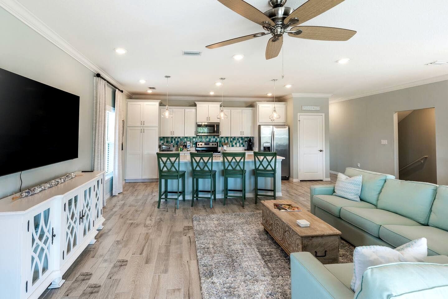 Exquisite Villa with Pool and Tennis Court in Pensacola, Florida