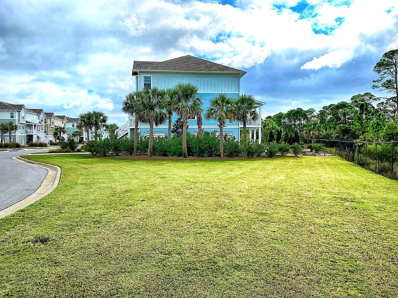 Exquisite Villa with Pool and Tennis Court in Pensacola, Florida