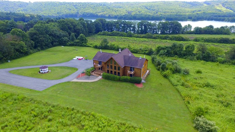 Log Cabins (Lehighton, Pennsylvania, United States)