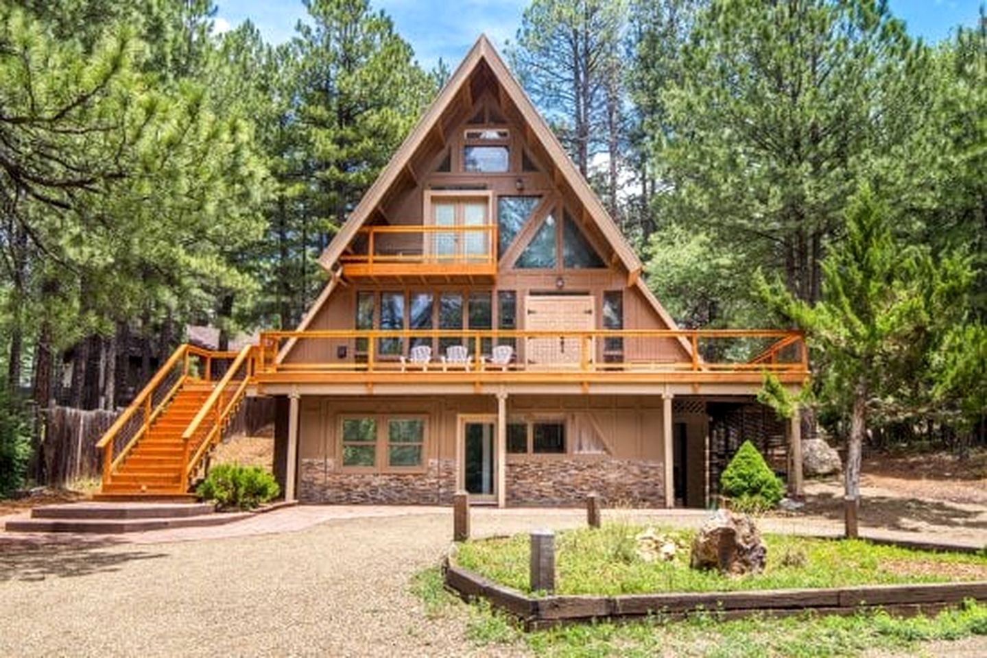 Stunning Spacious A-Frame Cabin Nestled in the Pines near the Grand Canyon in Flagstaff, Arizona
