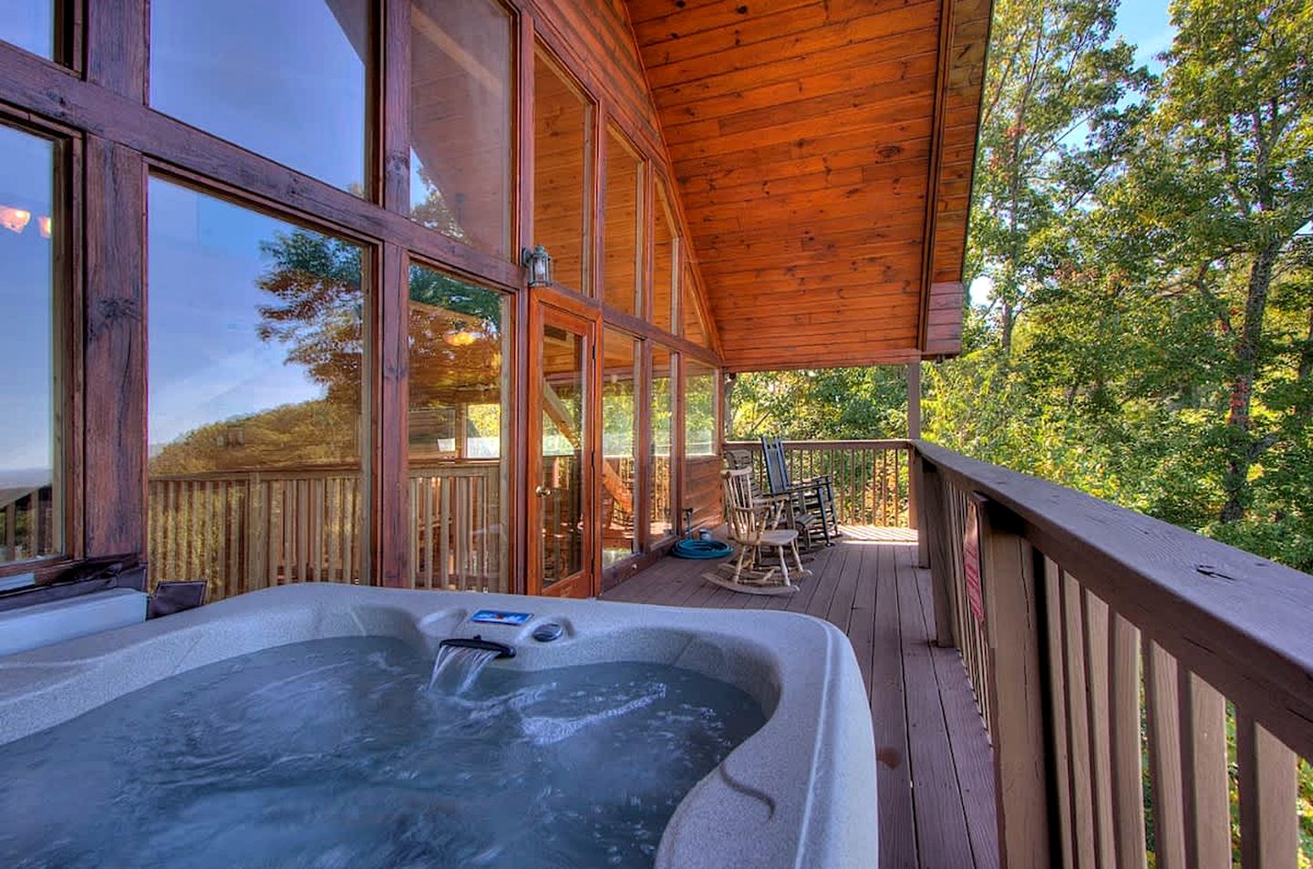Extraordinary Smoky Mountain Cabin with Panoramic Views, Hot Tub & Arcade near Pigeon Forge and Gatlinburg, TN