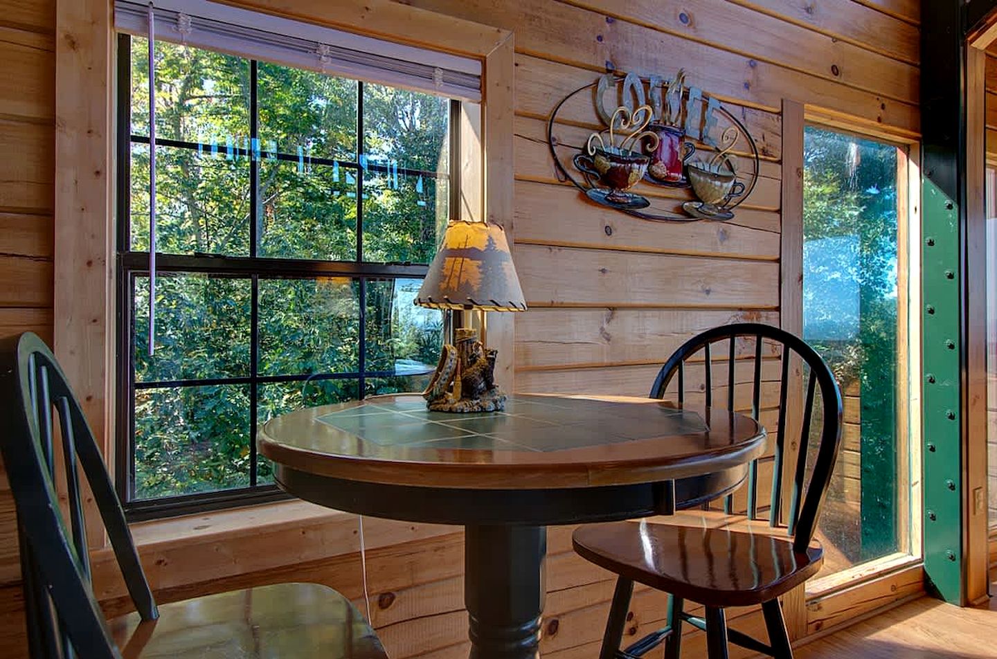 Extraordinary Smoky Mountain Cabin with Panoramic Views, Hot Tub & Arcade near Pigeon Forge and Gatlinburg, TN